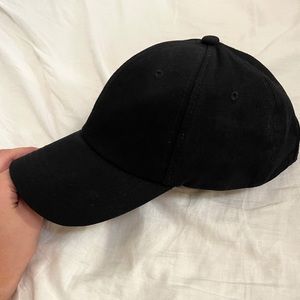 Black cap 🧢 (Unisex)